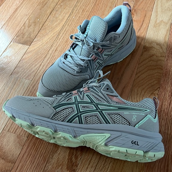 New sneakers - Picture 3 of 4